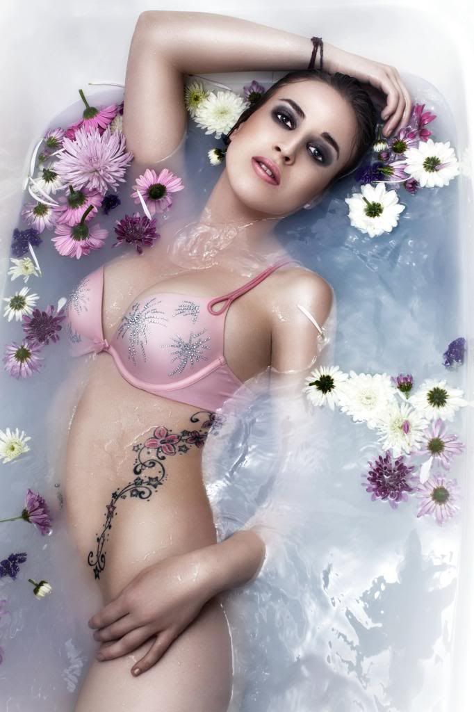 http://i1052.photobucket.com/albums/s443/naiduSK/_MG_4830_1.jpg