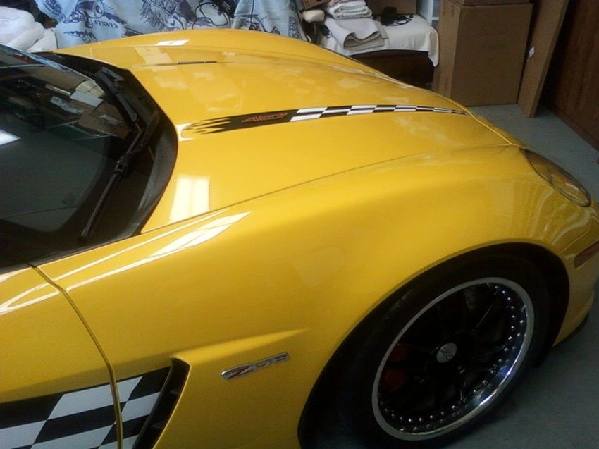 2006_Chevy_Corvette_frontend.jpg