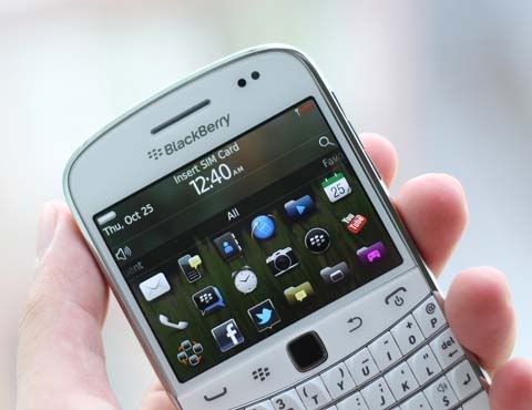 blackberry_bodl_9900_white_5.jpg