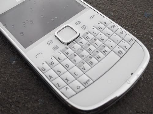 nokia-e6-qwerty-keypad.jpg