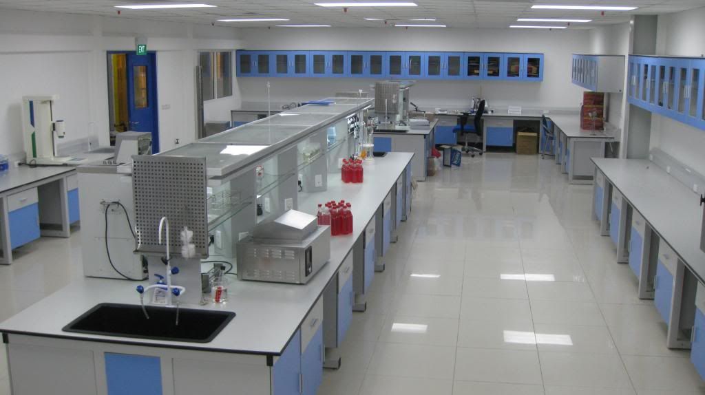 Bàn thí nghiệm Phenolic sản xuất theo tiêu chuẩn phòng thí nghiệm ISO 17025