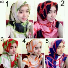  photo squarehijabobamasoviaparis.jpg